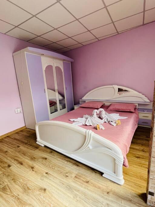Lavender Luxury Apartment Орадеа Екстериор снимка