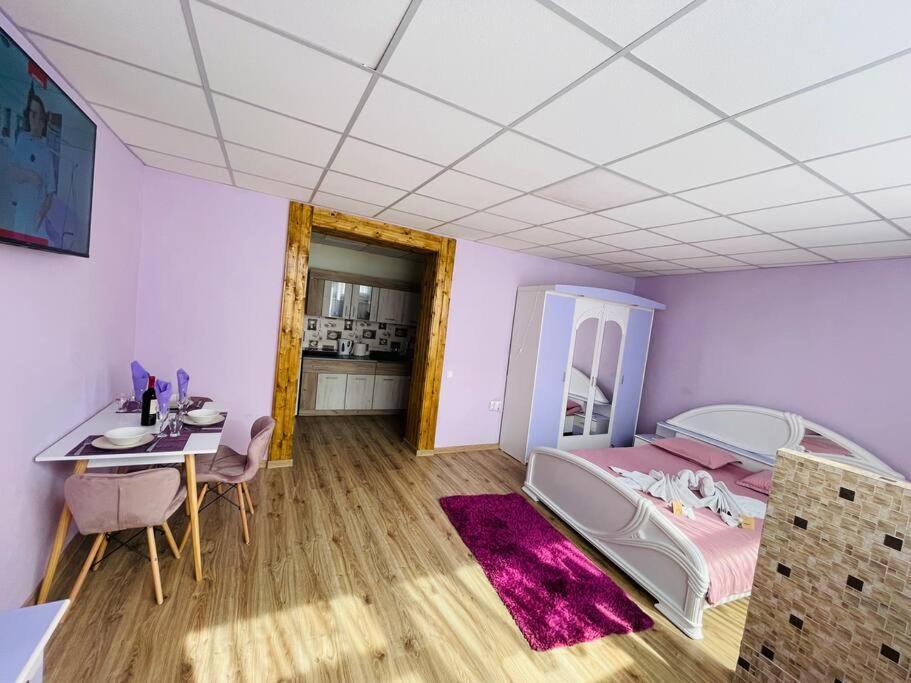 Lavender Luxury Apartment Орадеа Екстериор снимка